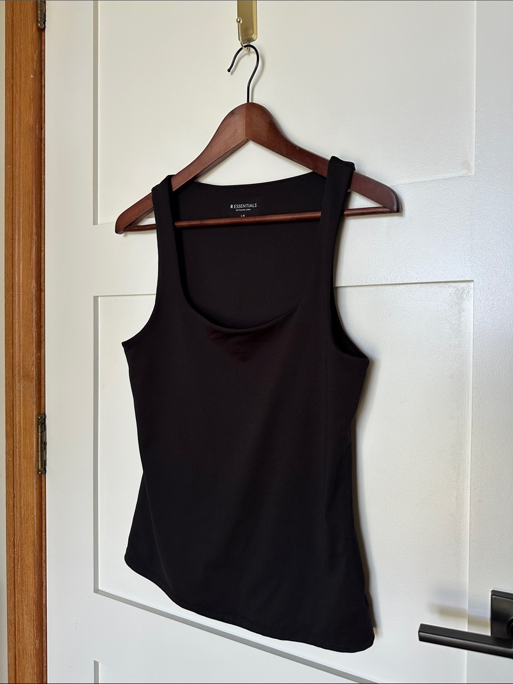 Reitmans Black Wide-Strap Double Lined, Scoop Neck Tank